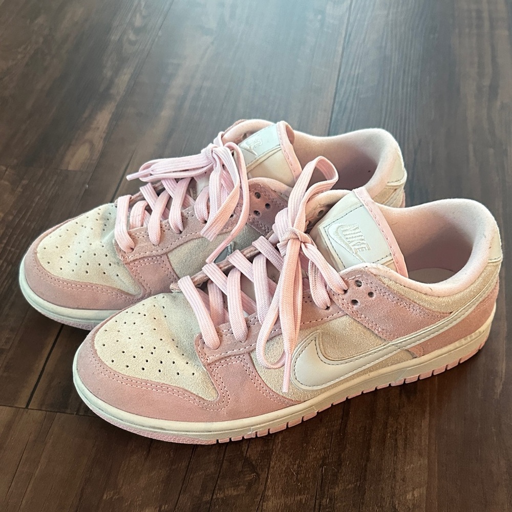 Nike Women's Blush Pink and Cream Sneakers